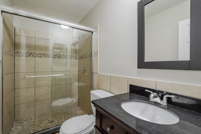 Building Photo - 239 Holiday Ln