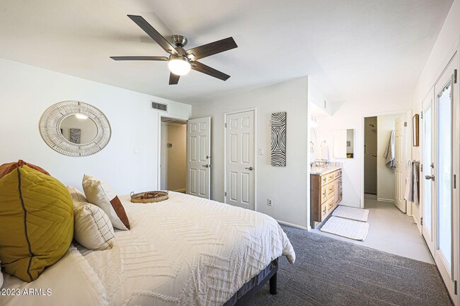 Building Photo - 421 Lila Cir