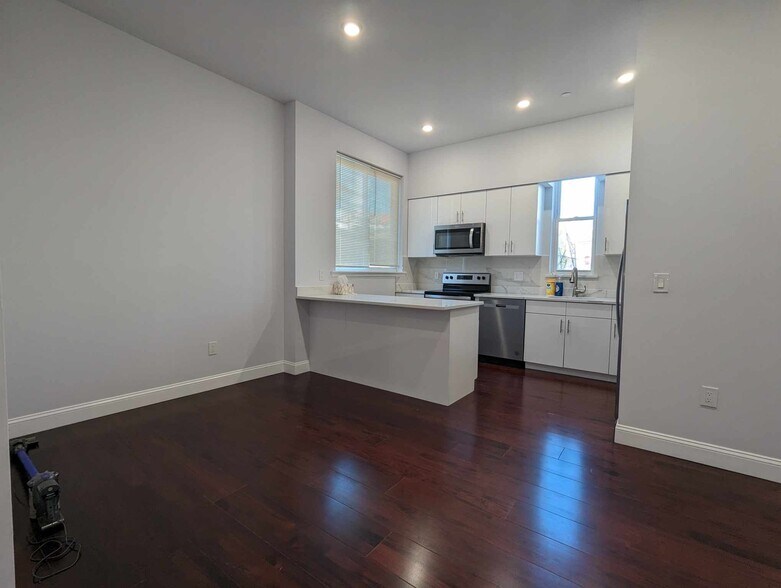 Building Photo - 1315 Ridge Ave