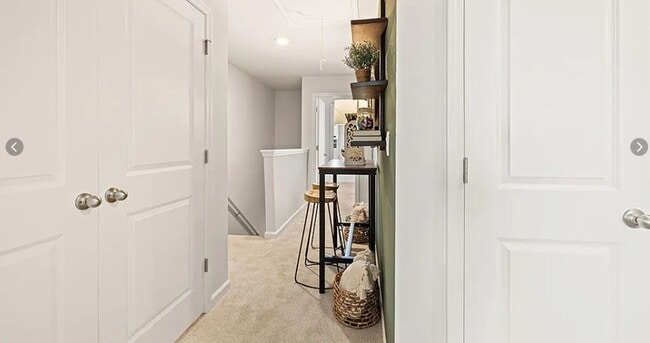 Building Photo - 733 Grovebury Ct