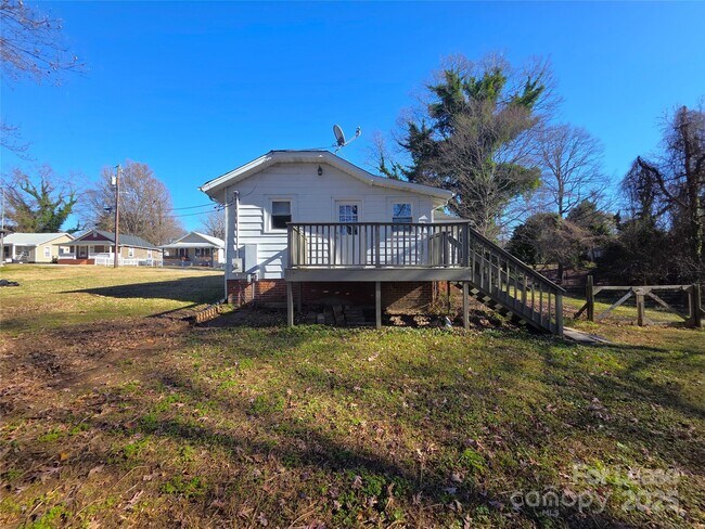 Building Photo - 818 Margate Ave