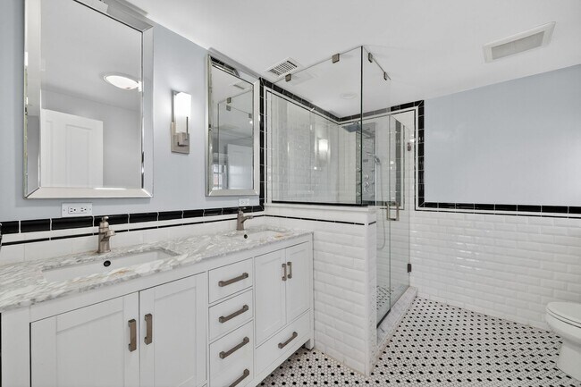 Building Photo - Beautifully updated 3-bedroom, 2.5-bathroom Craftsman in the heart of South Park