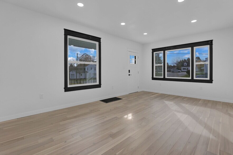 Building Photo - 119 N Ohio Ave