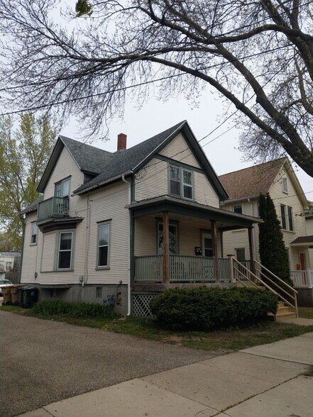 Primary Photo - 822 E Dayton St