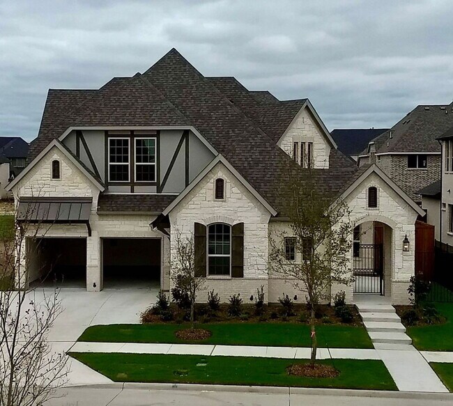 Building Photo - 5 Bed | 5 Bath | 3-Car Garage | 4,054 Sq f...