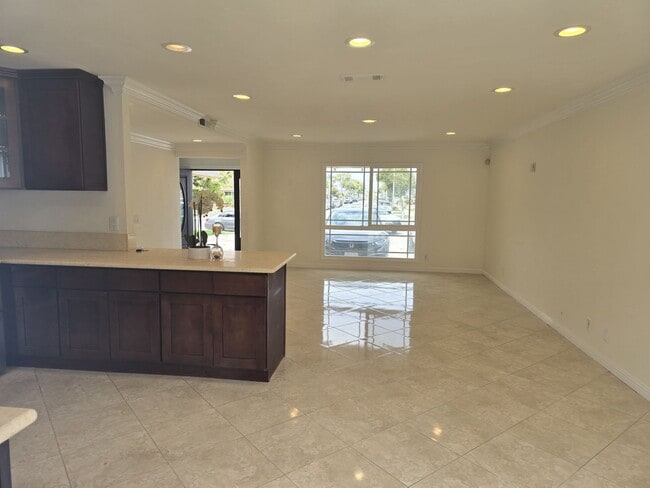 Building Photo - Comfortable 4-Bedroom Home in Peaceful Fou...