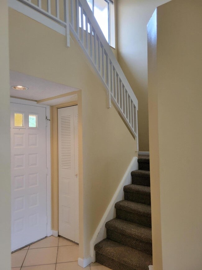 Building Photo - 1112 Coral Club Dr
