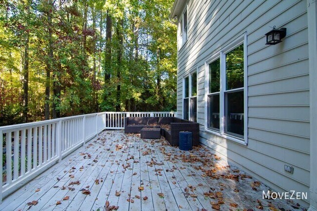 Building Photo - 123 Greymist Ln