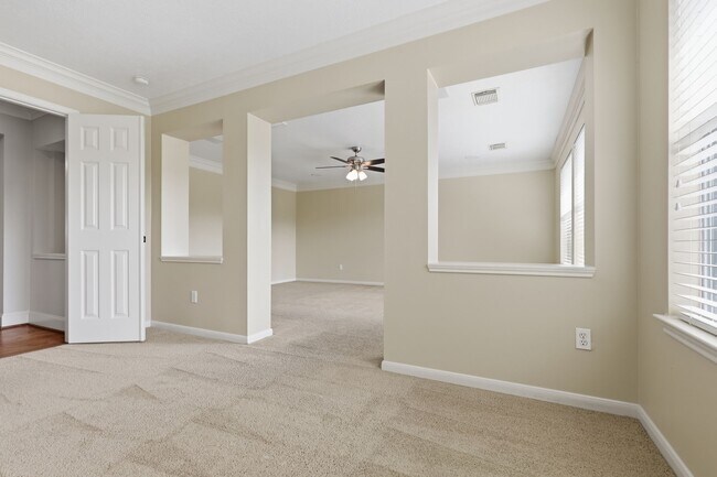Building Photo - 10138 Bayou Manor Ln