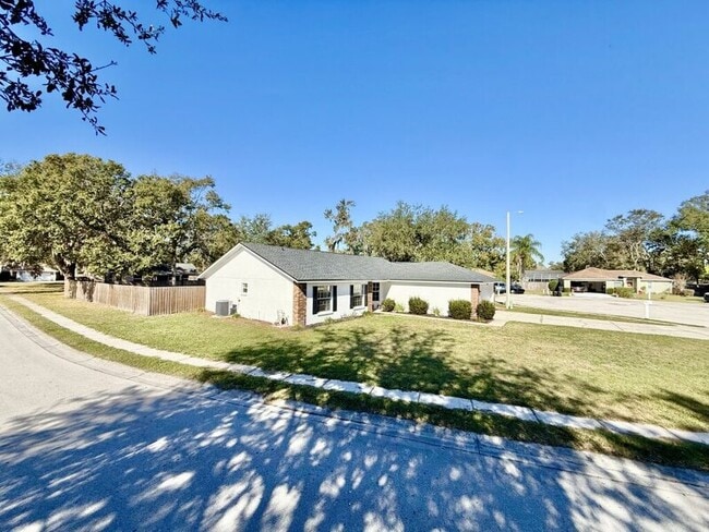 Building Photo - 2610 Sundance Ct