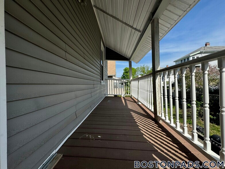 Building Photo - 138 Nonantum St