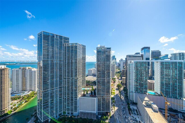 Building Photo - 200 Biscayne Blvd Way