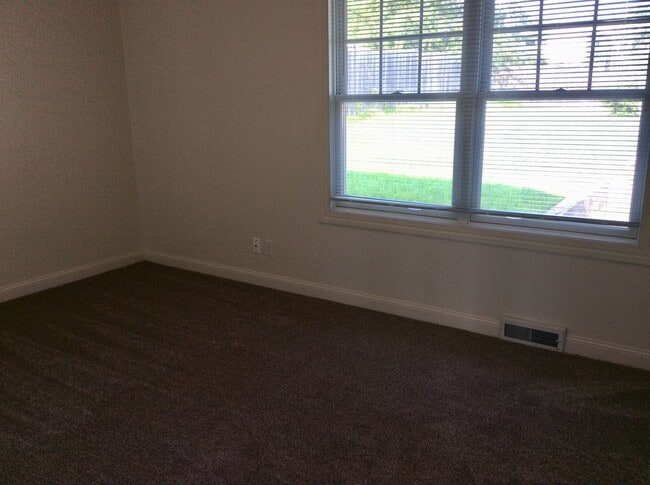 Building Photo - Single Family Home