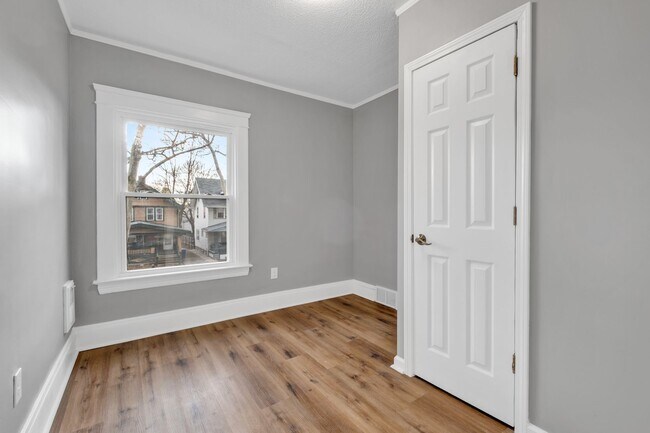 Building Photo - Fully renovated house located on Cleveland...