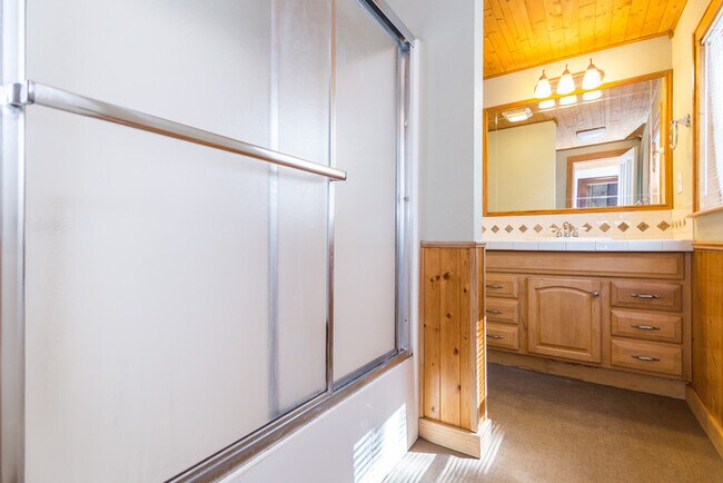 Building Photo - 369 Steele Rd