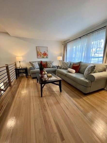 Building Photo - 3867 Hillcrest Dr SE