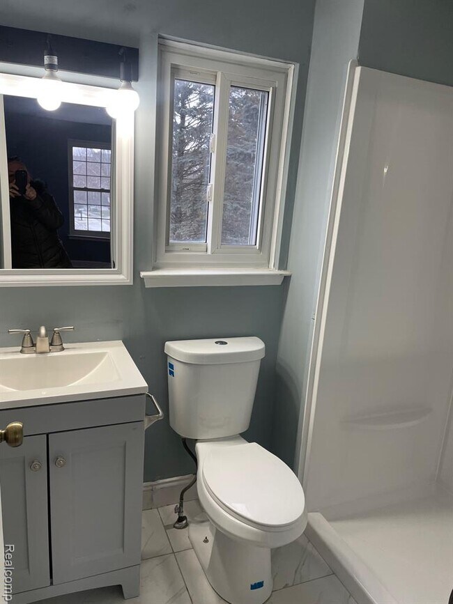 Building Photo - 239 Oxford Lake Dr