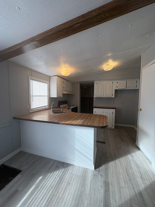 Building Photo - 3bed/2bath home ready now!! rent $1650/mo