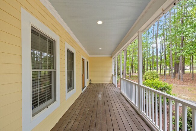 Building Photo - *Charming Farmhouse Style Retreat in Youngsville*