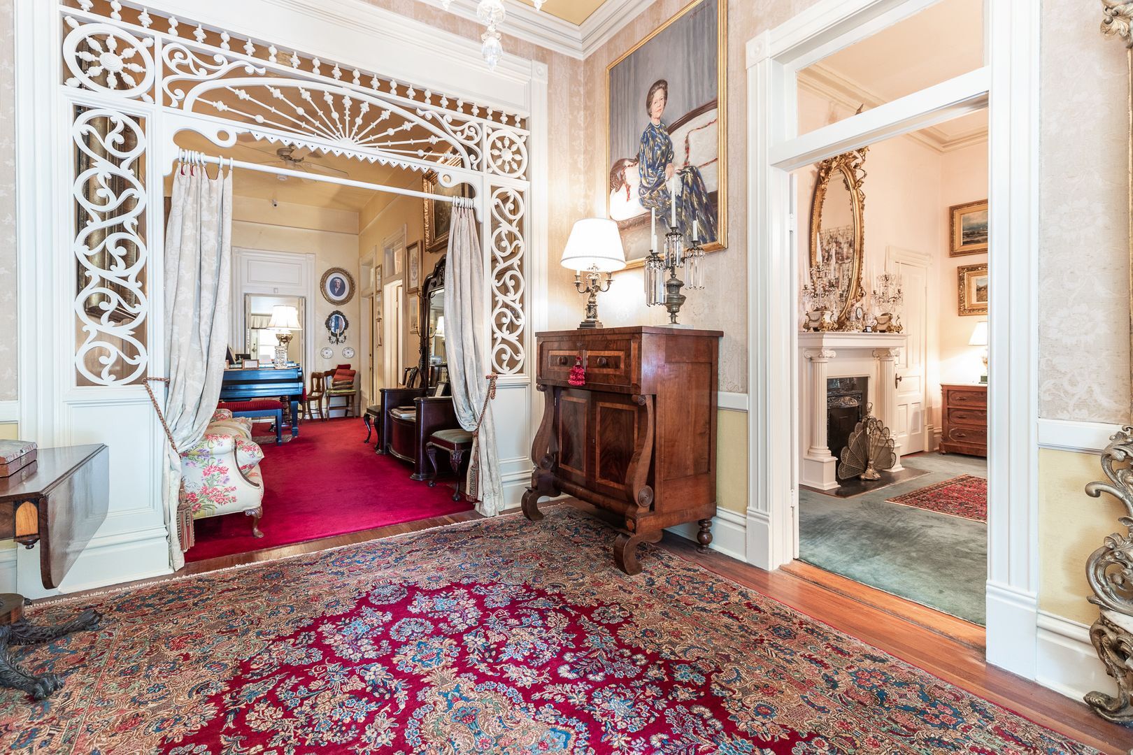 Building Photo - RESIDENTIAL/COMMERCIAL RENTAL - Charming historic home located downtown Opelika! (*Partially Furn...