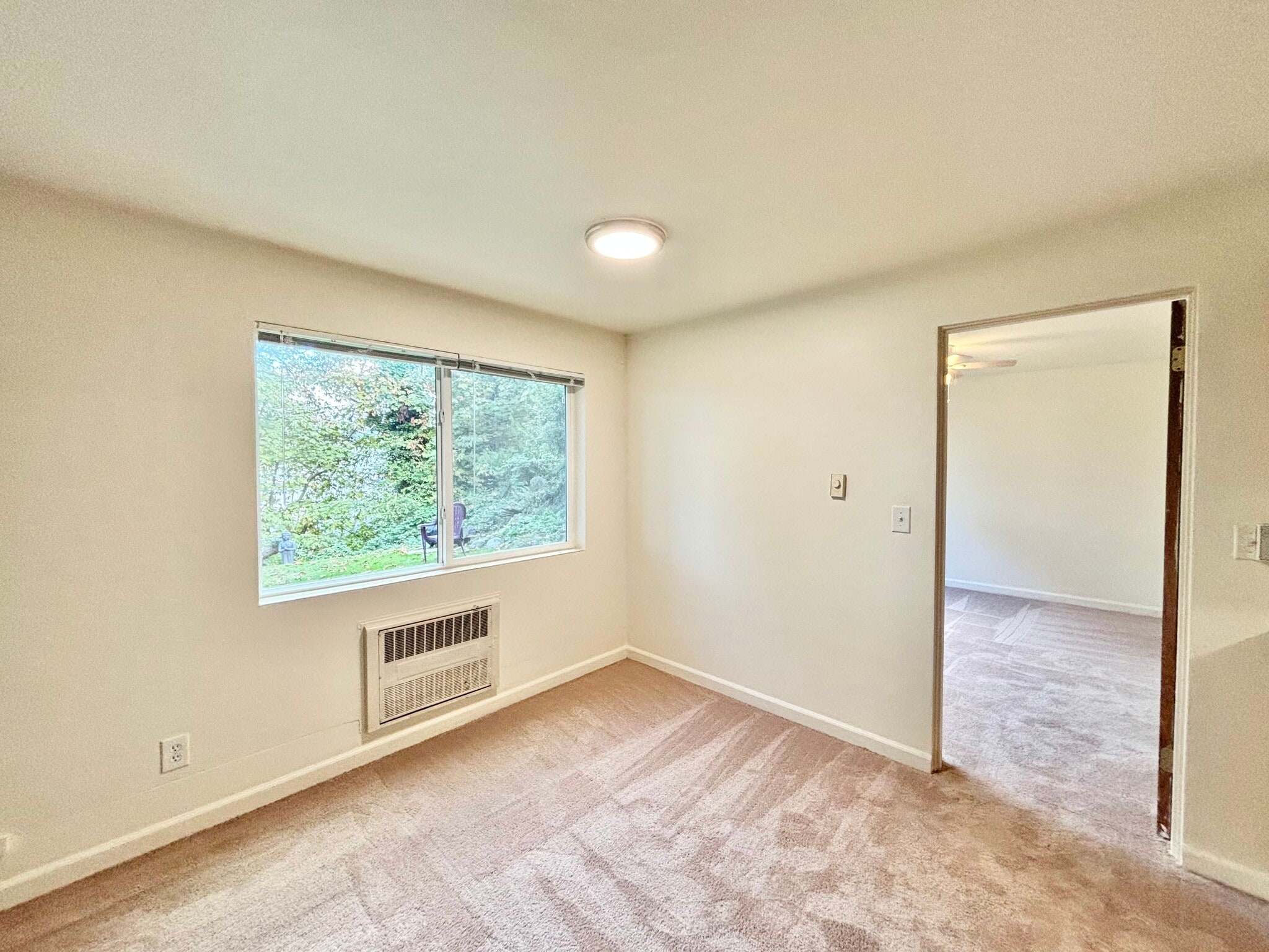 Building Photo - 1012 W Nickerson St