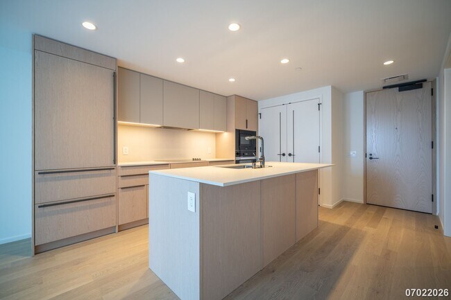 Building Photo - $4600 /1 Bed +DEN / 1 Bath Elevated Island Living at The Park at Ward Village