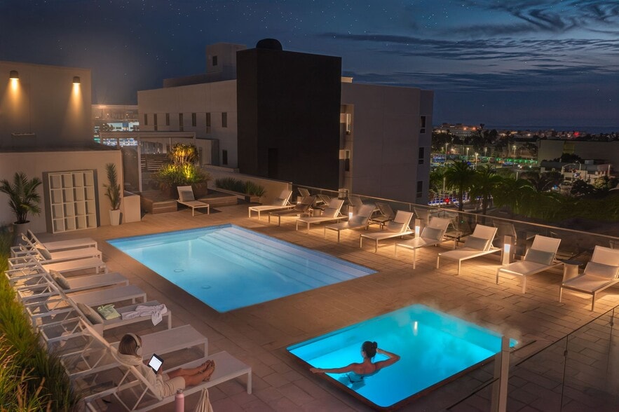 Building Photo - 1550 Lincoln Boulevard Santa Monica, CA 90401