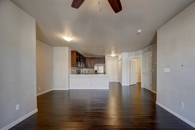 Building Photo - $1,850 - Updated One Bedroom Unit with Bon...