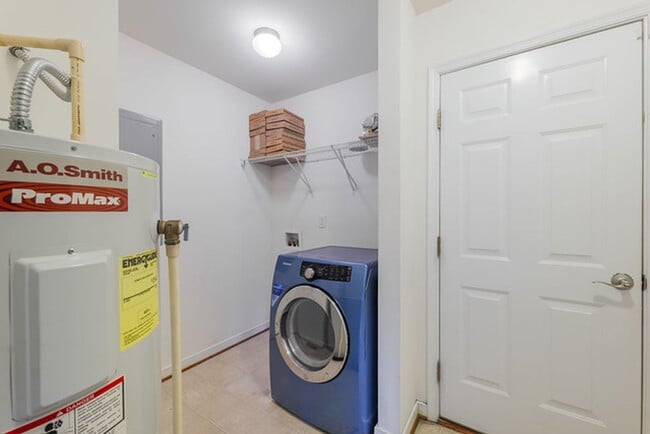 Building Photo - Charming 4 bedroom Colonial in Midlothian!