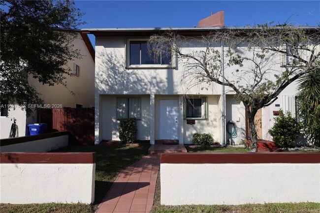 Building Photo - 2385 NE 171 St