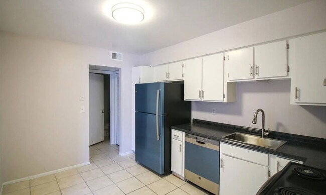 Building Photo - 219 Debora Ct