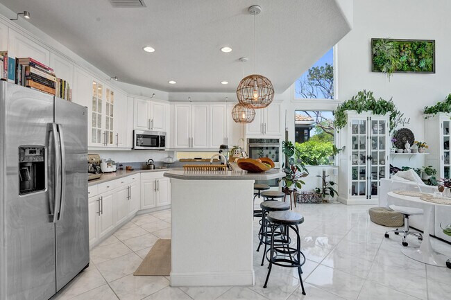 Building Photo - 11515 NW 75th Manor