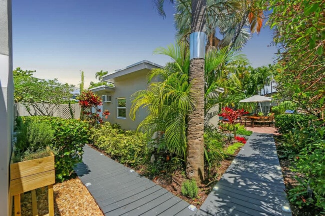 Building Photo - 1449 NE 23rd St