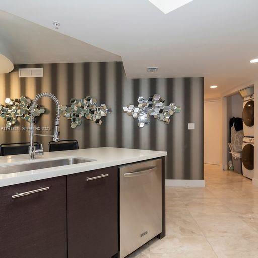 Building Photo - 200 Sunny Isles Blvd