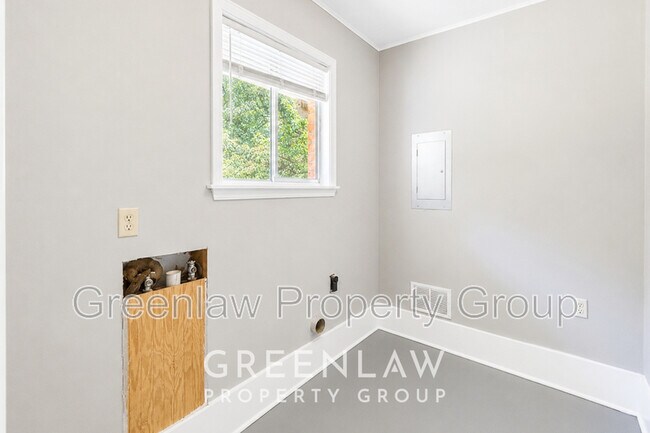 Building Photo - 3605 Flat Shoals Rd