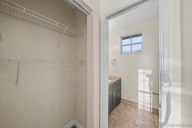 Building Photo - 5789 Woodland Point Dr