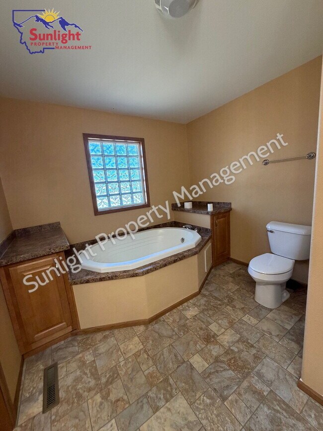 Building Photo - 3 Bed 2 Bath Property in Bridger Montana