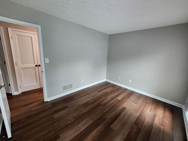 Building Photo - Renovated 3 bedroom 2 full bath home with attached garage and unfinished basement in J-town!
