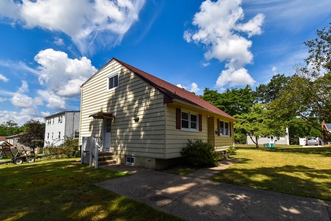 Building Photo - 418 Lake Ave