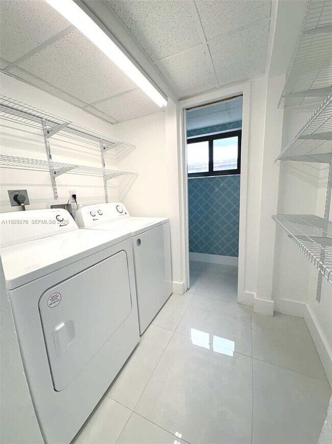 Building Photo - 3079 NW 11th St