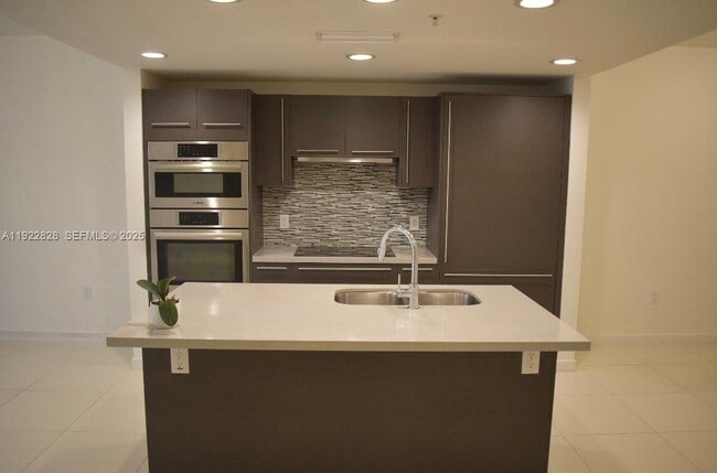 Building Photo - 7661 NW 107th Ave