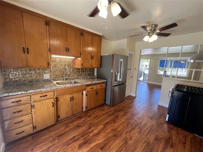 Building Photo - Charming Folsom Duplex near Folsom Zoo, Library, Old Town, and More!