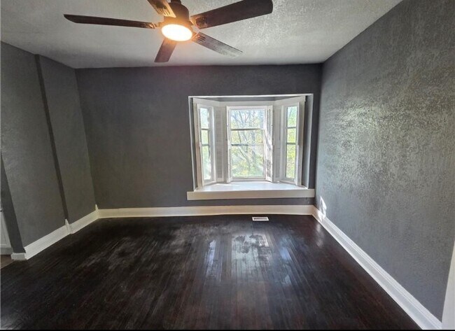 Building Photo - 1202 4th Ave