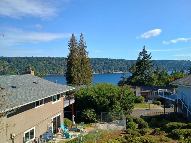 Building Photo - Elegant Home with Captivating Sound Views