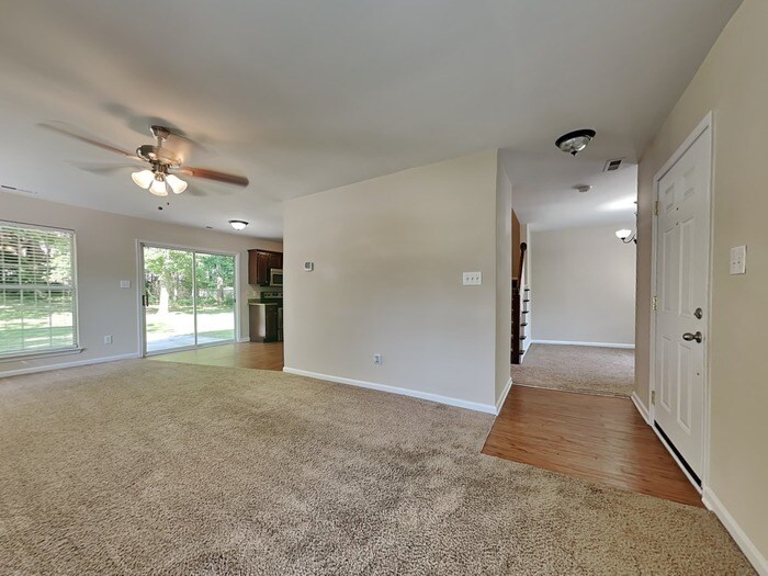 Building Photo - 10110 Northwoods Forest Dr