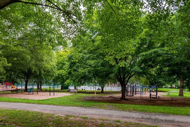 Building Photo - MUST SEE! Cozy Corner Cape in Chevy Chase is Move-in Ready!