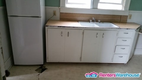 Building Photo - 407 N Elm Ave