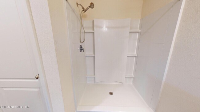 Building Photo - 8118 Meadow Walk Ln