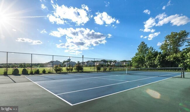 Building Photo - 244 Breeders Cup Dr