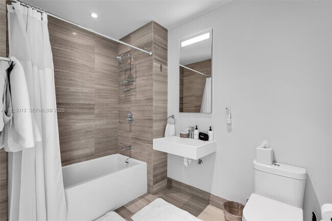 Building Photo - 6901 Collins Ave